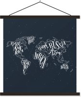 Affiche scolaire - Wereldkaart - Zwart - Wit - Ciel étoilé - 60x60 cm - Lattes noires