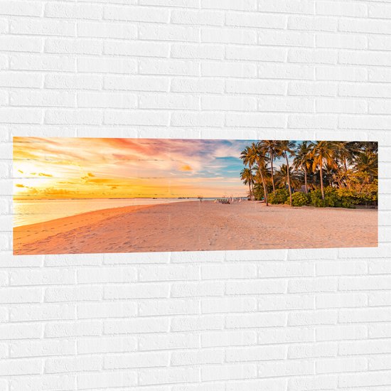 Muursticker - Tropisch Eiland in de Zomer met Mooie Overlopende Kleuren in de Lucht - 150x50 cm Foto op Muursticker
