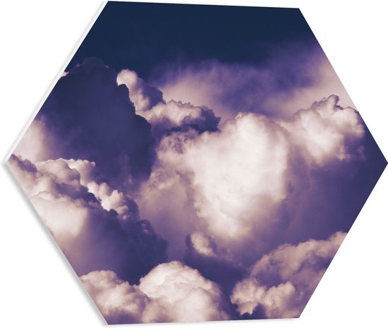 PVC Schuimplaat Hexagon - Contouren in Paarskleurige Wolken - 50x43.5 cm Foto op Hexagon (Met Ophangsysteem)