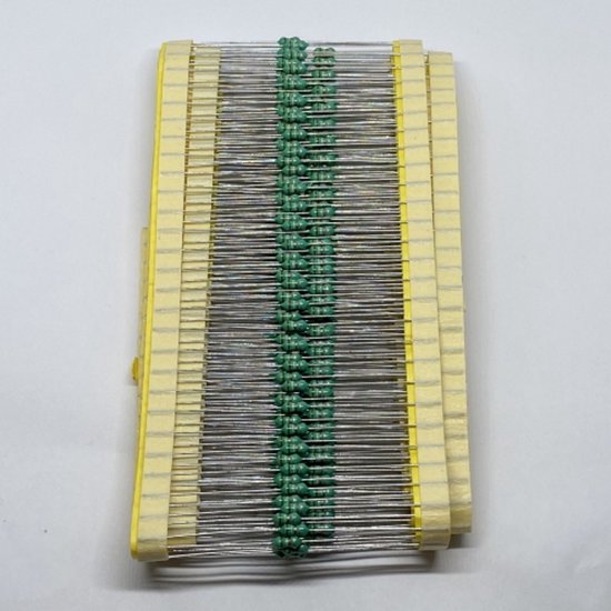 Foto: Inductor spoel rf choke axial 3 9 h 370 ma 5 3mm 20 stuks