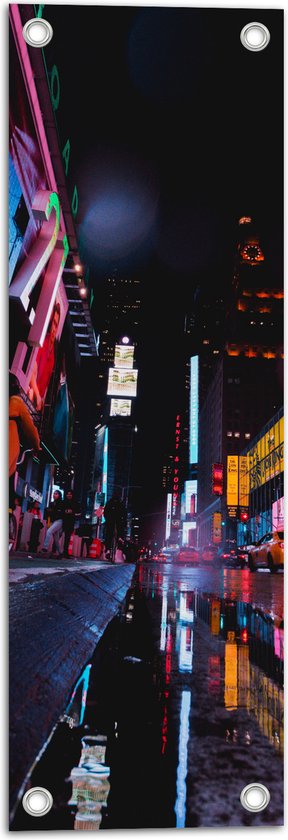 Tuinposter – Plein Times Square in Nacht - 20x60 cm Foto op Tuinposter (wanddecoratie voor buiten en binnen)