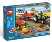Ferme porcine et tracteur LEGO City - 7684