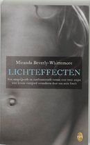 Boekcover van 'Lichteffecten' van Miranda Beverly-Whittemore, met een detail van een buik en de titel.