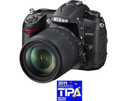 Nikon D7000 + 18-105mm VR
