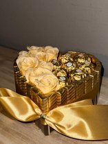 Chocolade geschenk Hart - Ferrero Rocher - Merci - Kerstcadeau - Valentijncadeau - Cadeau voor haar - Verjaardag - Jubileum