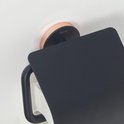 Porte-rouleau toilette noir avec rabat et montage koperkleurige.
