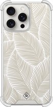 Casimoda® hoesje - Geschikt voor iPhone 15 Pro Max - Palmy Leaves Beige - Shockproof case - Extra sterk - TPU/polycarbonaat - Bruin/beige, Transparant