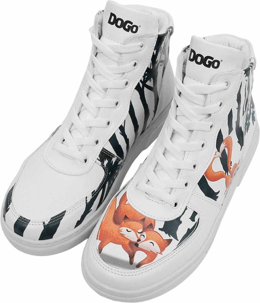 DOGO Ace Boots Cuddling Season 40