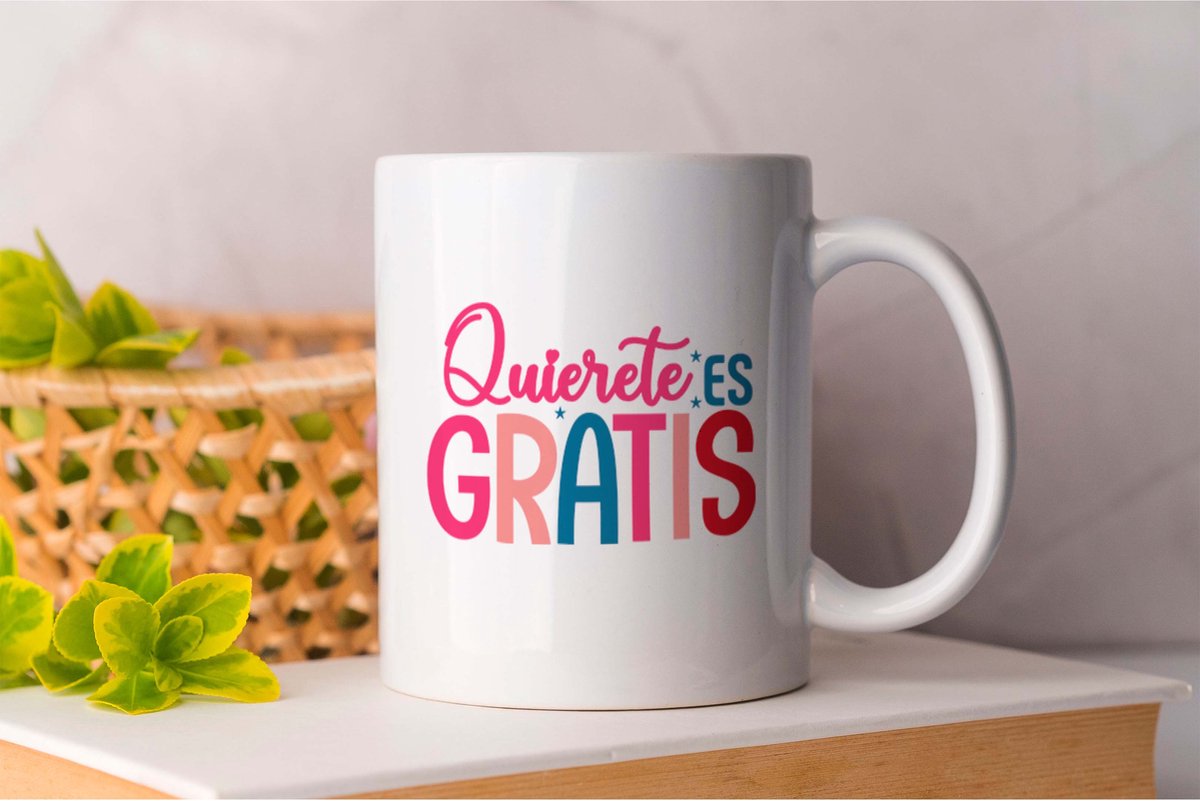 Mok Quierete Es Gratis - Latino - gift - Cadeau - Latinx - OrgulloLatino - Hispano - Latinoamérica