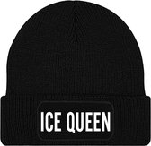 ICE QUEEN muts - Zwart (witte letters) - Beanie - One Size - Uniseks - Grappige teksten | Designs - Wintersport - Aprés ski muts - Ik ben vandaag zo vrolijk - Cadeau