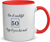 Akyol - J'ai enfin 50 ans et je reçois une tasse à café tellement merdique - tasse à thé - rouge - Hourra 50 ans - maman papa - anniversaire 50 ans - cadeau - cadeau - contenu 350 ML