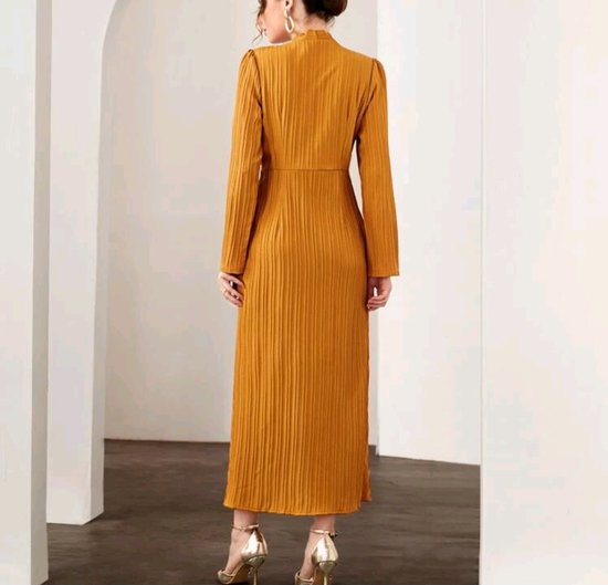 Sexy elegante corrigerende mosterdgeel jurk met split maat L