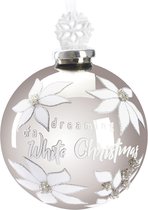 BRUBAKER Premium Kerstballen Dreaming Of A White Christmas - 10 Cm Glazen Kerstballen Met Porseleinen Sneeuwvlok Beeldje - Zilveren Kerstboom Kerstballen Met Glitter En Witte Bloemen