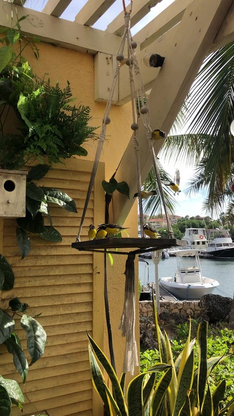 Artisan Zeshoekige Vogeltafel Met Rieten Dak – Handgemaakt Groen Design Voor Kleine Vogels