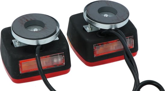 Deux unités d'éclairage magnétiques avec des lentilles rouges et oranges, reliées par un câble noir.