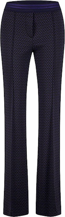 Donkerblauwe broek met paarse zigzagprint en elastische tailleband.