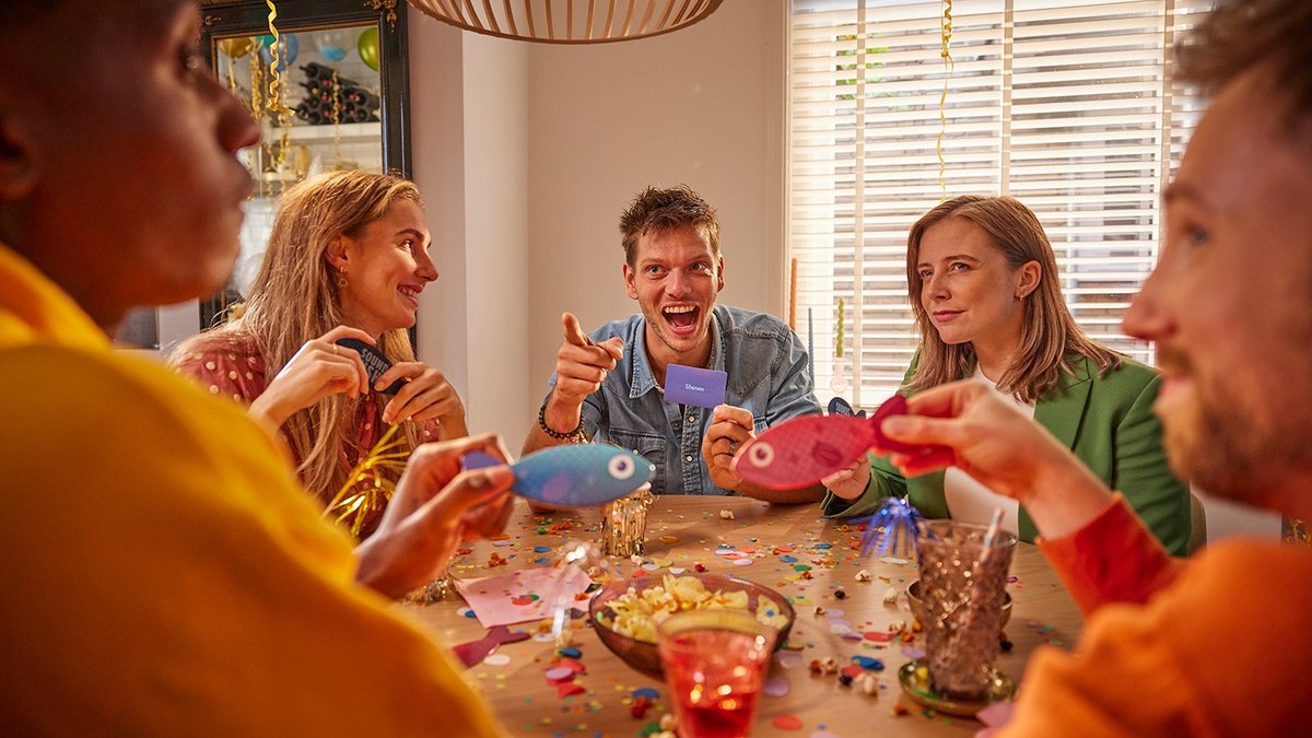 999 Games - Sounds Fishy - Partyspel - Kun jij je pokerface bewaren? - Gezelschapsspel - Nederlandstalig - Klein cadeautje — afbeelding 17