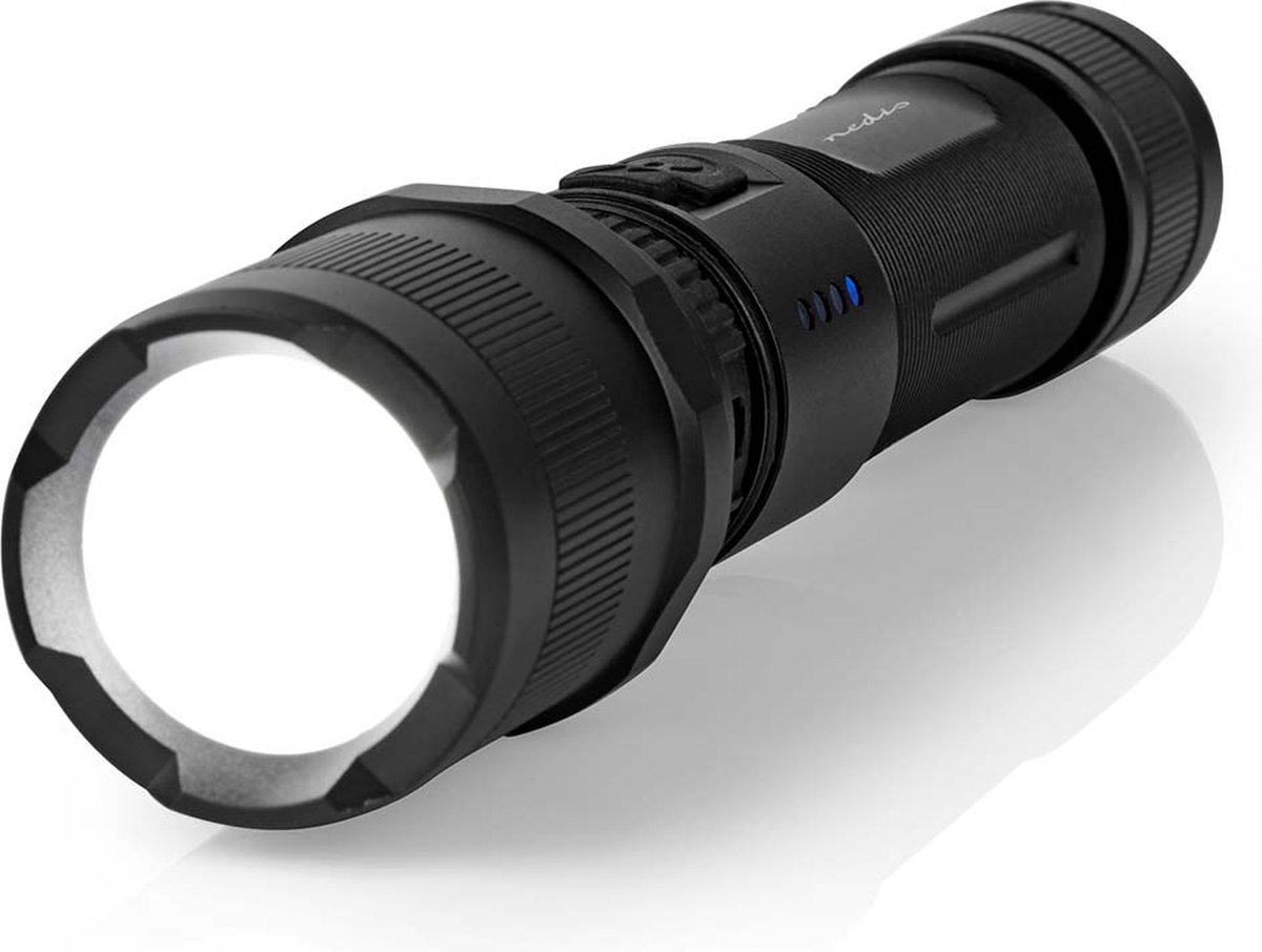 Nedis LED-Zaklamp - Batterij Gevoed - 3.7 V DC - 10 W - Ingebouwde Lithium-Ion - Incl. batterij(en) - Oplaadbaar - Nominale lichtstroom: 1000 lm - Lichtbereik: 110 m - Stralingshoek: 9.5 °