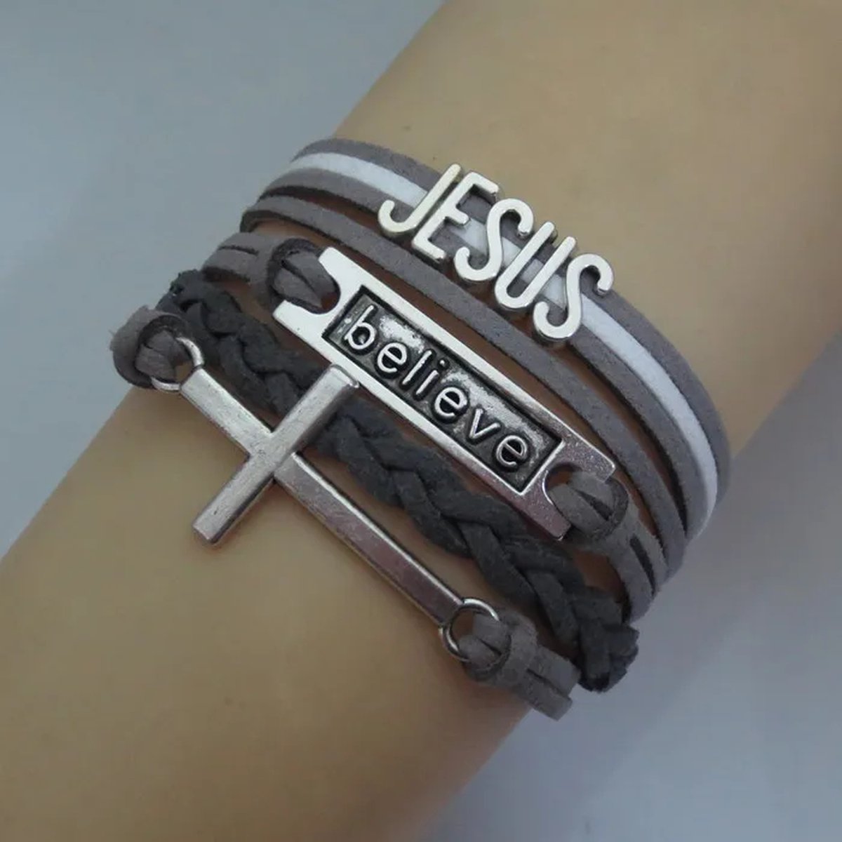 Christuals - Christelijke wikkelarmband - Jezus - Believe - Kruis - Taupe