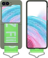 Lunso - Geschikt voor Samsung Galaxy Z Flip5 - Hoes met band - Lichtgroen/Groen