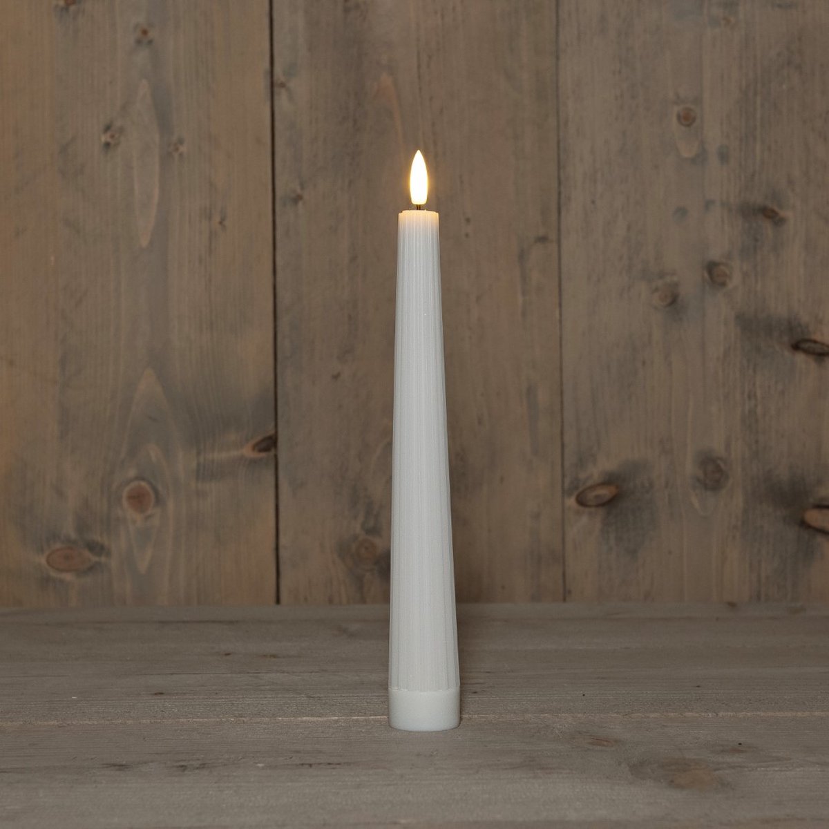 Annas collection - B.O.T. 3D Wick White Big Ribbel Candle 27 cm Rus...