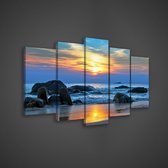 Canvas Schilderij - Landschap - Zee - Oceaan - Rotsen - Zonsondergang - Wolken - Horizon - Strand - Inclusief Frame - 100x60cm (lxb) - 5 Luiks