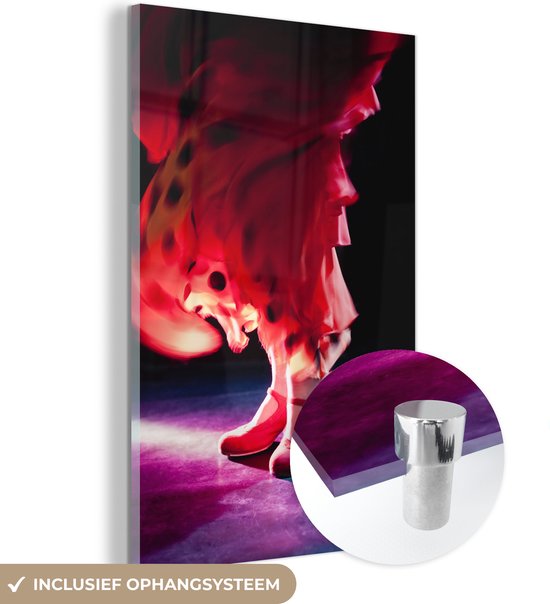 MuchoWow® Glasschilderij 60x90 cm - Schilderij acrylglas - Een flamenco danser met rode jurk - Foto op glas - Schilderijen