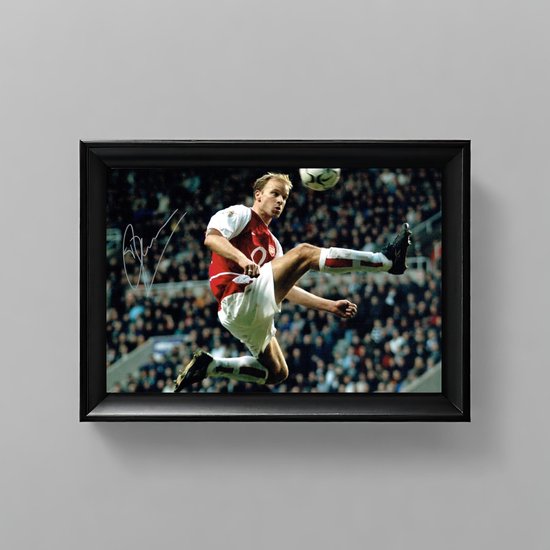Dennis Bergkamp Ingelijste Handtekening – 15 x 10cm In Klassiek Zwart Frame – Gedrukte handtekening – Arsenal FC - Ajax - Highbury
