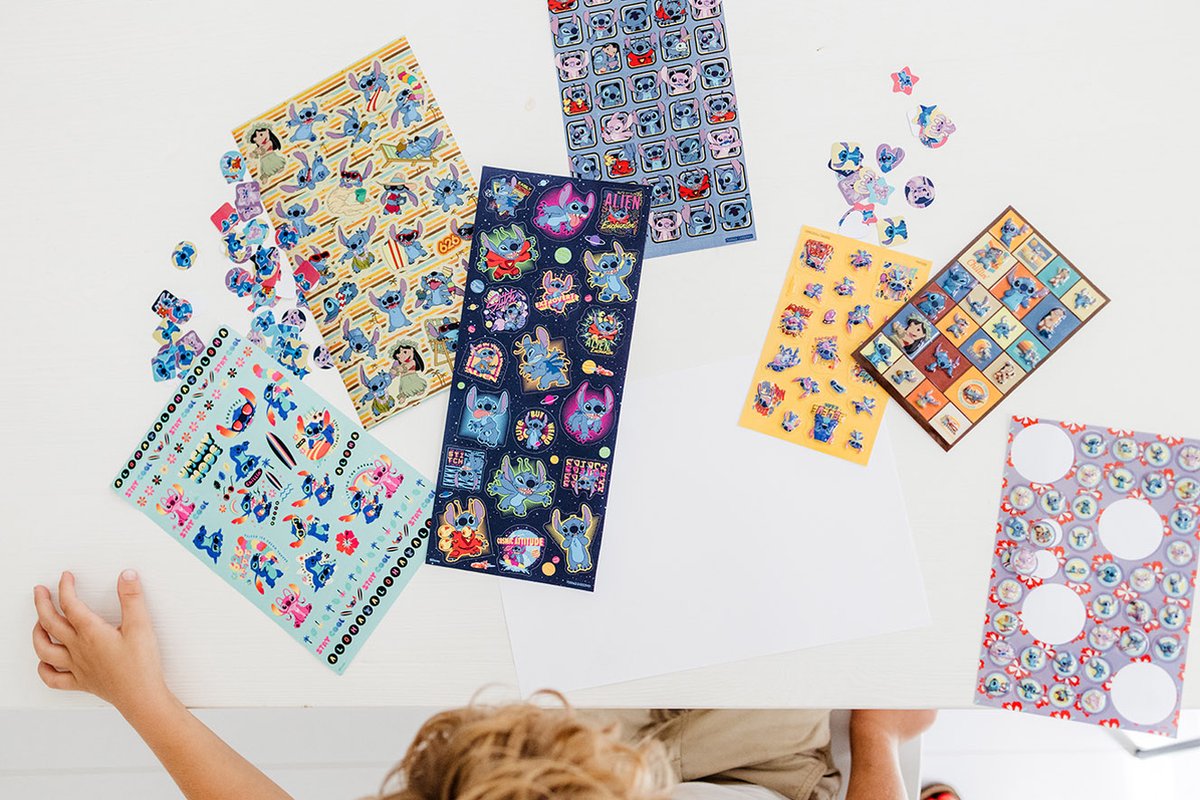 Disney Stitch stickers - Totum super stickerset XL 7 vellen | speelgoed knutselen en stickeren meisjes en jongens - incl. luxe stickers en spelletjes — afbeelding 7