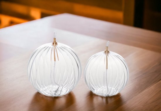 WinQ!- Olielamp in Bolvorm met Ribbelstructuur 10en 12cm Set 2st-helder glas-inclusief Lont-makkelijk hervulbaar-mooie warme sfeerverlichting van Merkloos — afbeelding 4