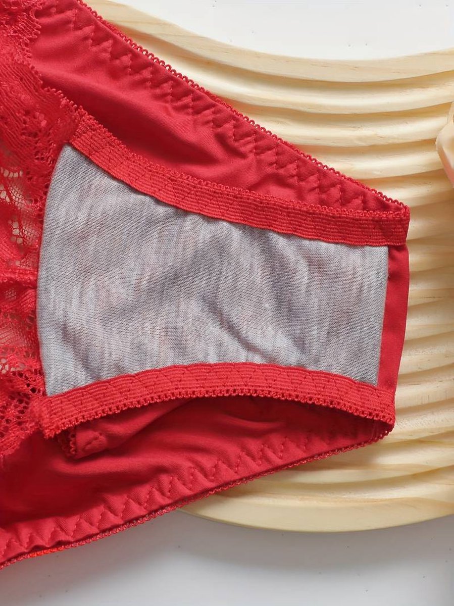 Voorgevormde bh met racerback van kant wijnrood • Prijs € 11,99
