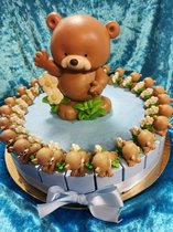 traktatie taart 24 doosjes blauw met beertjes en spaarpot voor geboortefeest of babyshower uitdeel bedankje