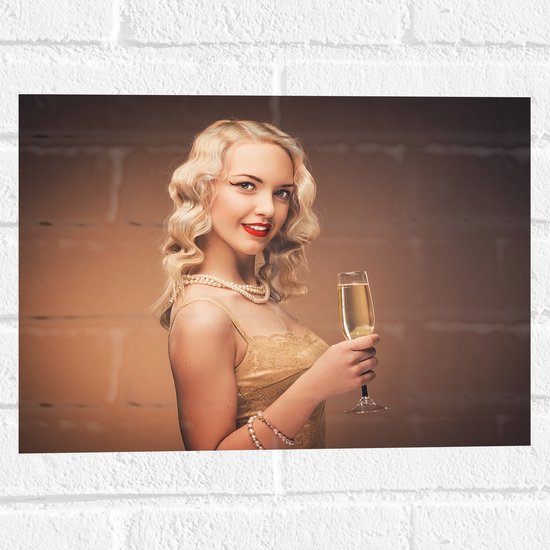 Muursticker - Vrouw - Makeup - Glas - Champagne - Sierraden - 40x30 cm Foto op Muursticker