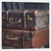 Muursticker - Koffers - Vakantie - Oud - Spullen - Reizen - 50x50 cm Foto op Muursticker
