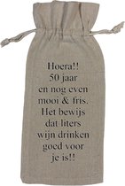 Wijnzak "Hoera!! 50 jaar en nog even mooi & fris. Het bewijs dat wijn drinken goed voor je is!!" Grappig Cadeau