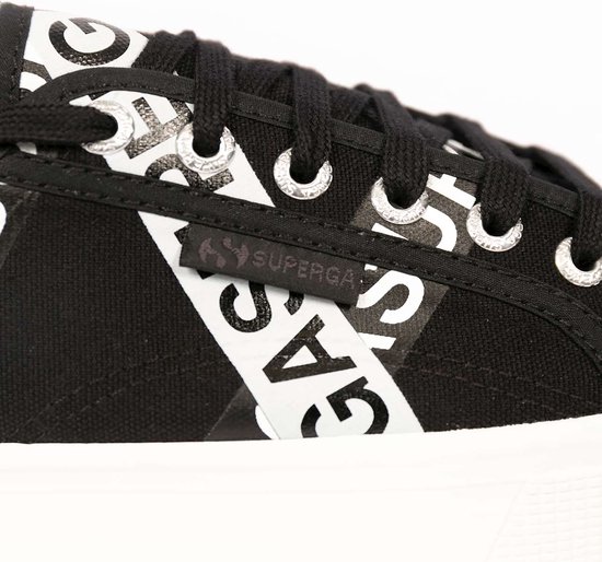 Sneakers Superga 2790 Zwarte Letters - Streetwear - Vrouwen