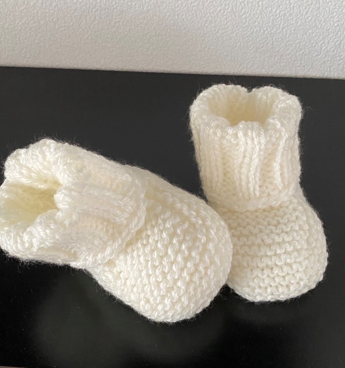Babyslofjes 0-6 maanden | baby sokken | gebreid | zool 11cm | wit | handgemaakt | baby cadeau | baby shower cadeau | kraam cadeau