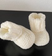 Gebreide Babyslofjes 0-6 maanden | zool 11cm | wit | handgemaakt | baby cadeau | baby shower cadeau | kraam cadeau