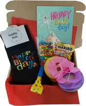 Cadeau box – Gefeliciteerd - Jarig - Feest - Verjaardag - Verrassings Pakket - Gift box - Grappig - Cadeau voor vrouw man – Kado – Sokken - Geschenkdoos –LuckyDay Socks - Maat 36-40