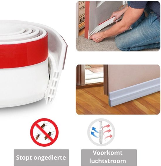 Witte tochtstrip aangebracht onder een deur. Toont de effectiviteit tegen ongedierte en luchtstromen.