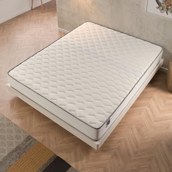 Matras 180 x 200 cm Traagschuim Regeneratieve Eigenschappen