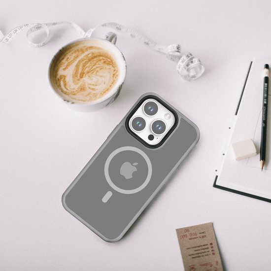 IYUPP Hoesje Geschikt voor iPhone 15 Pro Max Hoesje - Geschikt voor MagSafe - Shockproof Back Cover - Grijs Zwart Transparant