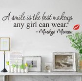 Muursticker Quote Marilyn Monroe "A smile is the best makeup any girl can wear"