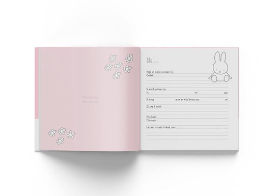 Nijntje Baby's Eerste Jaar Roze Boek - Niet van toepassing