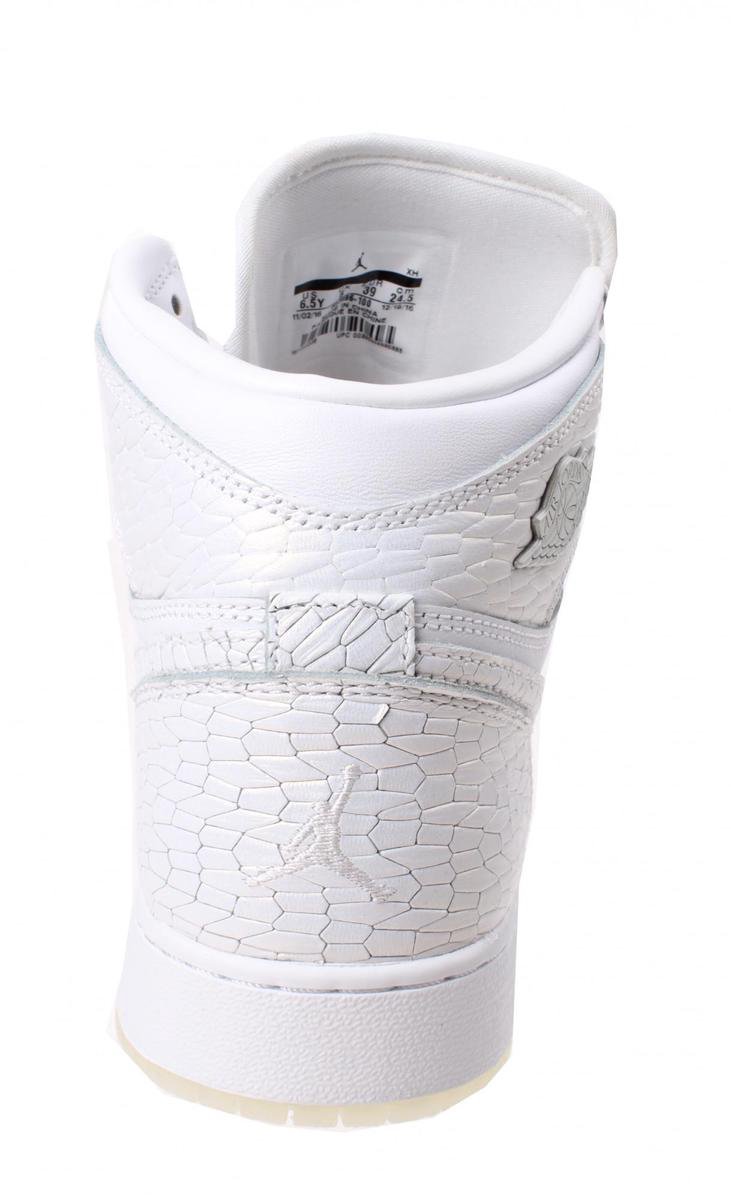 Nike Sneakers Air Jordan 1 Retro Dames Wit Maat 38.5 | bol
