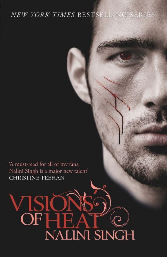 Boekomslag van Visions of Heat van Nalini Singh met een man met rode ogen en bloed op zijn gezicht. Tekst: 'New York Times Bestselling Series'.