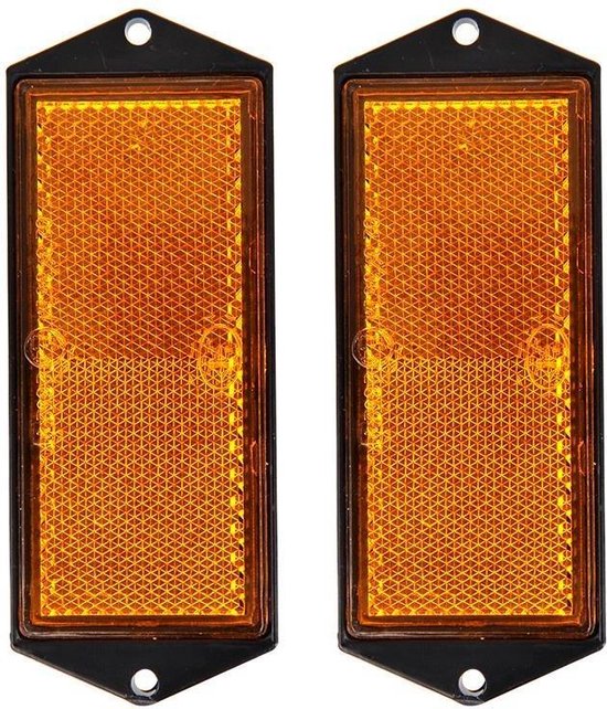 Twee oranje vierkante reflectoren naast elkaar met schroefgaten.