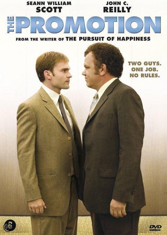 Promotiefilmposter met Seann William Scott en John C. Reilly in pakken, kijkend naar elkaar. Titel: THE PROMOTION.