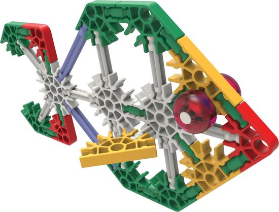Een K'NEX-constructie in de vorm van een vis met rode, groene, witte en gele onderdelen.
