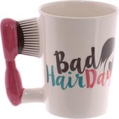 Mok met haarborstel als oor Bad hair day